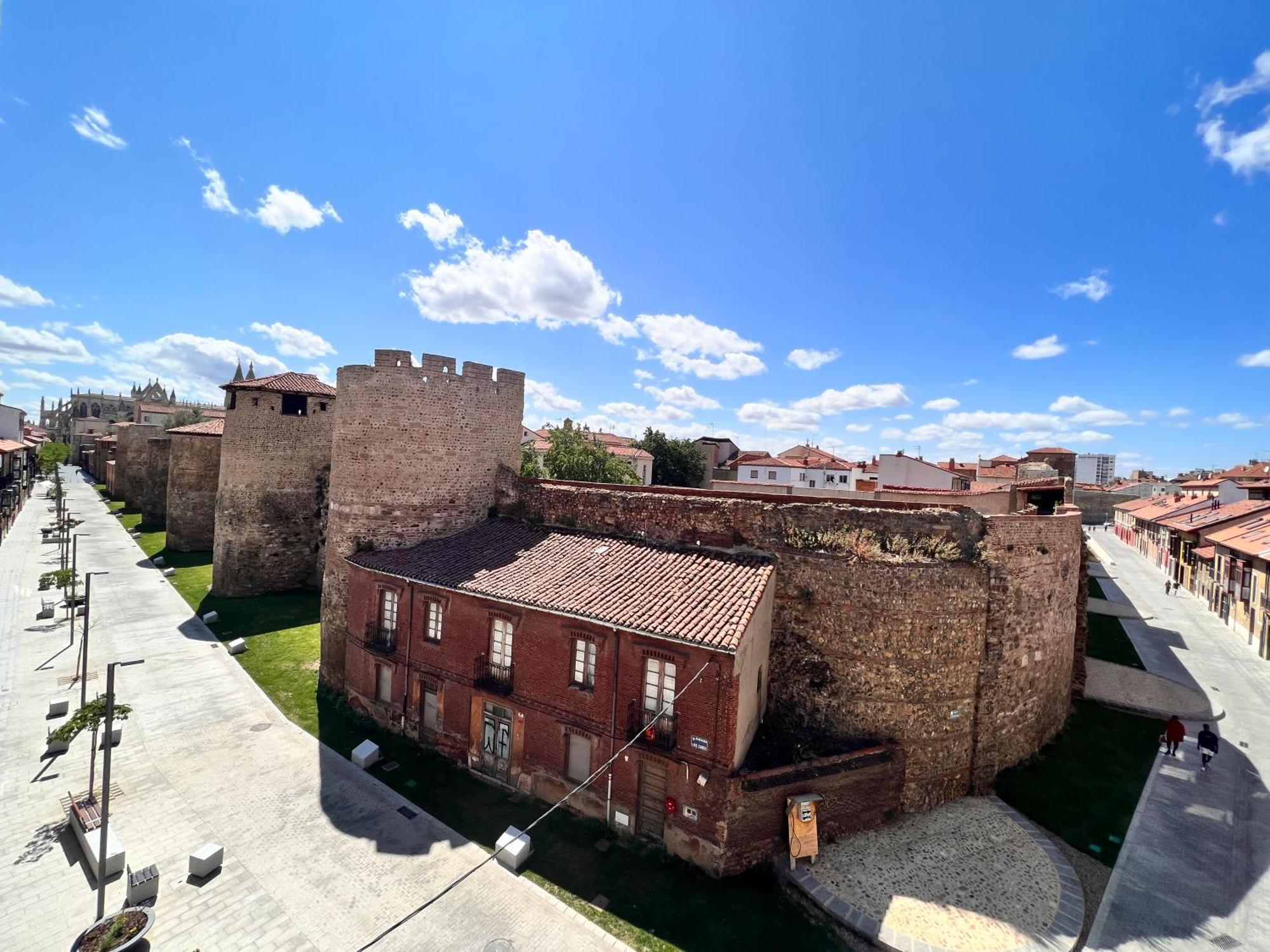 Apartamento La Muralla - Leonapartamentos Luaran gambar